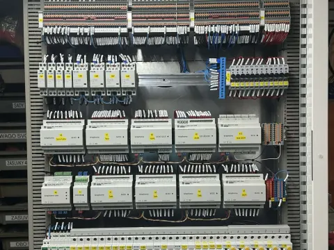 Silový a smart rozvádzač – Hraň – foto 1